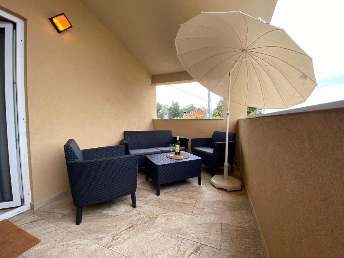 Apartment Novak Vir Bagian luar foto